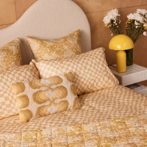 Banabae Checkers Standard Pillowcase -Beige- Adults Bedding
